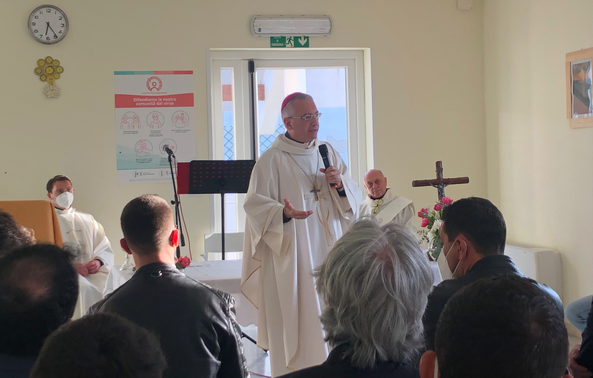 Monsignor D’Ascenzo celebra la Messa in Coena Domini a Controvento