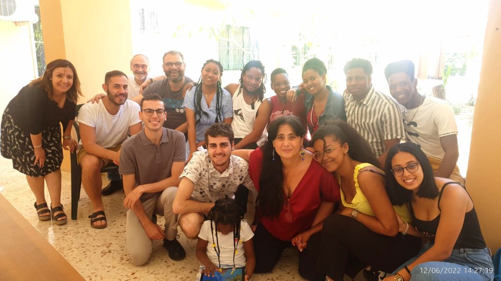 Una piccola comunità che sogna insieme una politica umana
